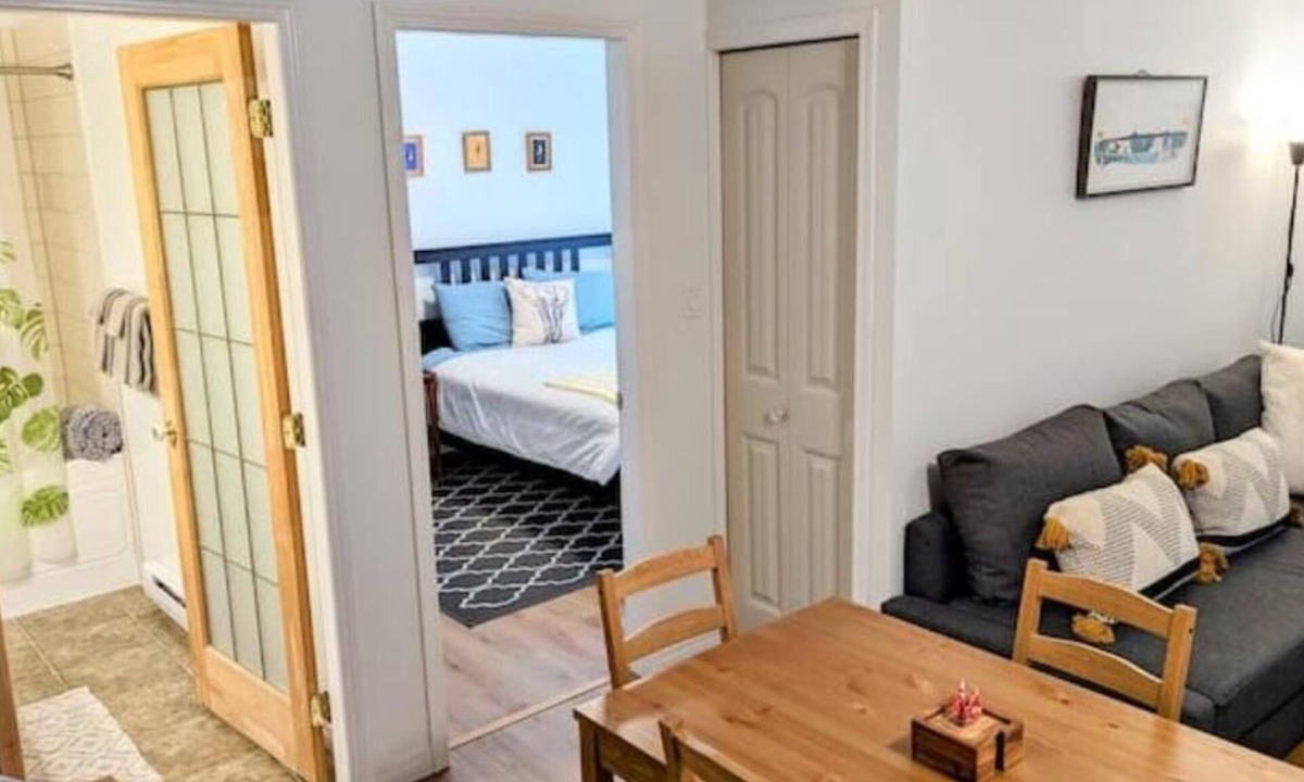 Langford House | Private Garden Suite in Langford - Free car charger