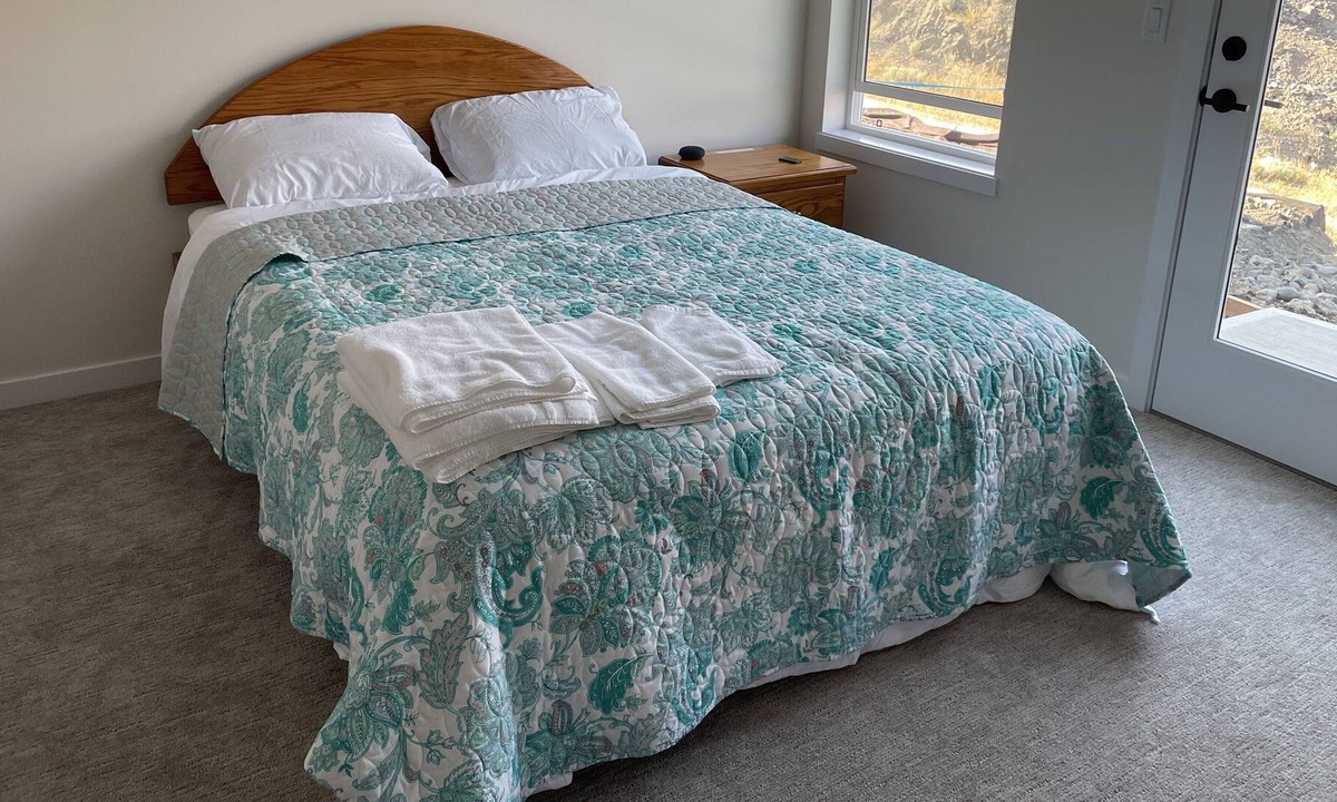 Kamloops House | Private Suite in a Townhouse