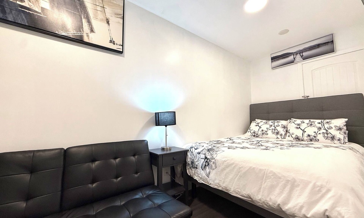 North Cowichan House | Private Suite Near Hospital & Shopping