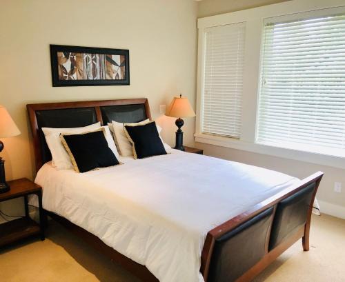 Regional District of Nanaimo Villa | Qualicum Landing Seaside Vill