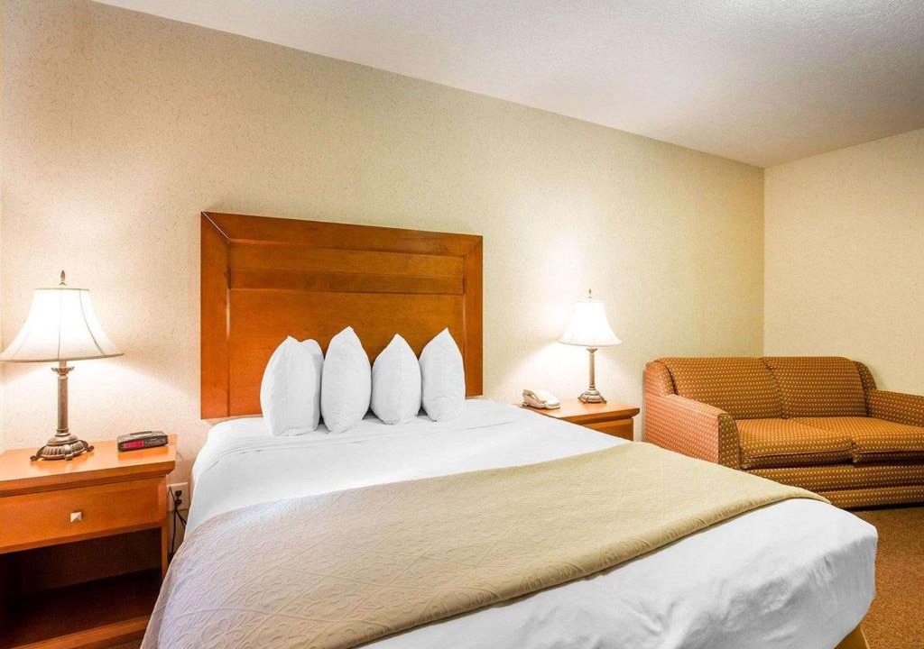 South Lethbridge Hotel | Quality Inn & Suites Lethbridge East