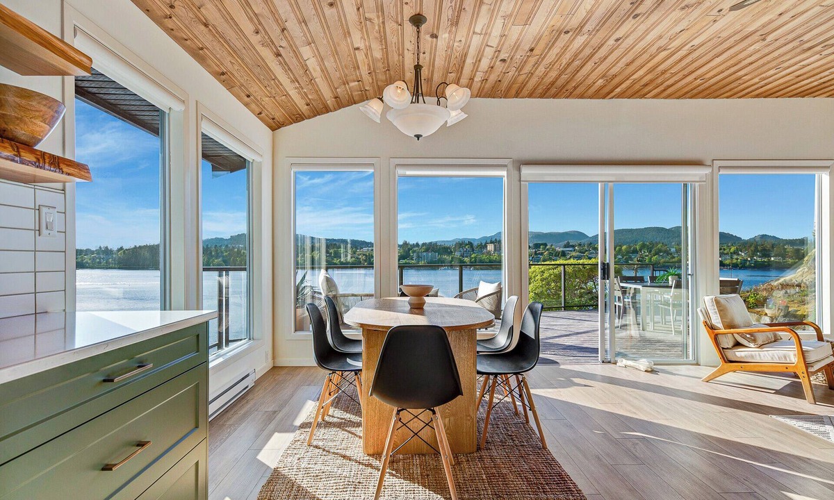 East Sooke House | Quiet Luxury Waterfront Sanctuary: West Coast Family Escape with Private Dock