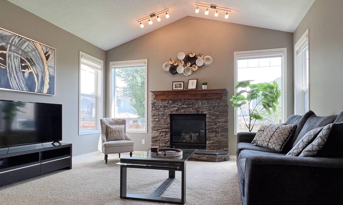 Kincora House | Quiet & Secure 3BR Entire Home Sweet Home/Office