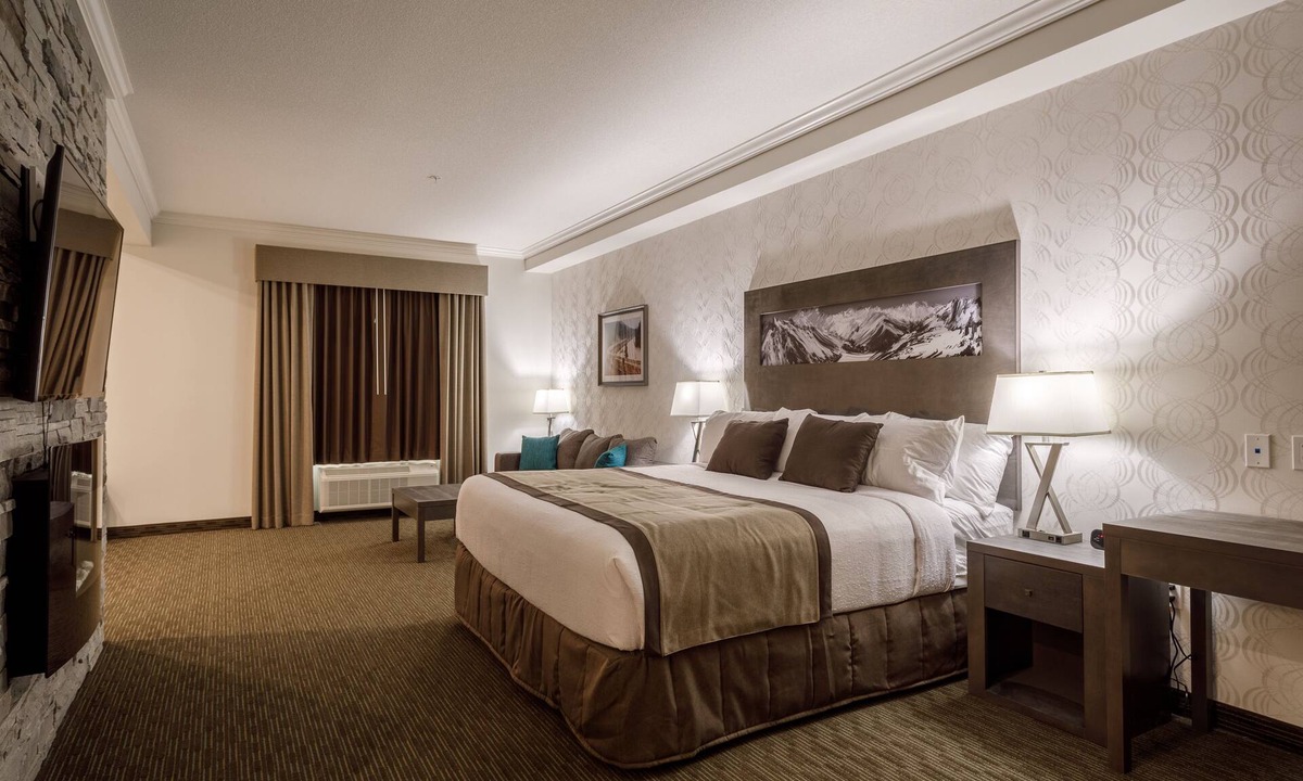 Revelstoke Hotel | Ramada by Wyndham Revelstoke
