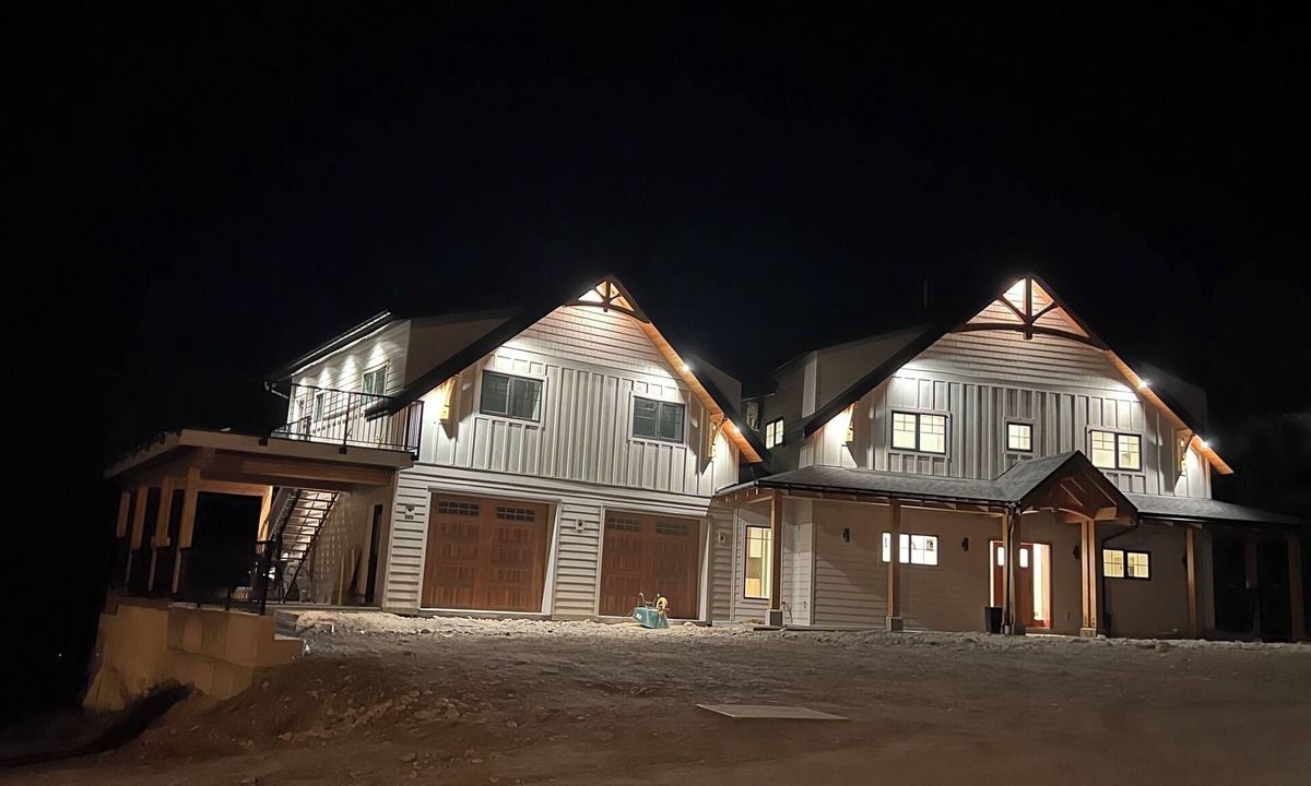 Revelstoke House | Revelstoke’s Seasonal Carriage House