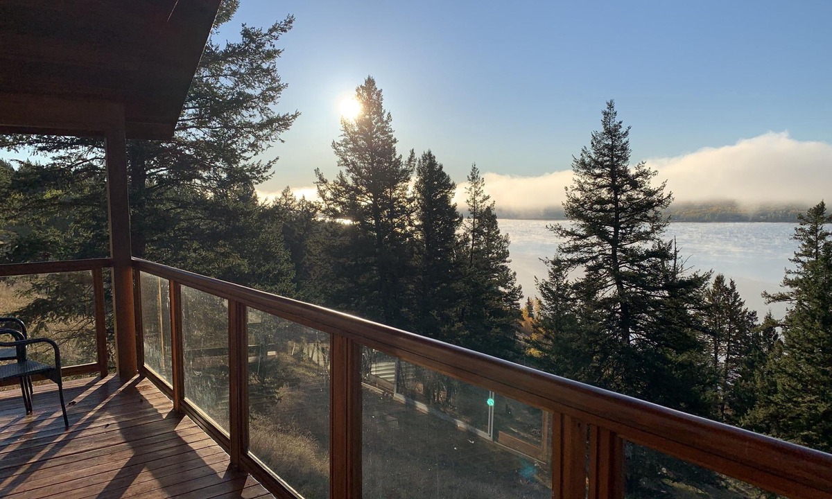 Lone Butte Apartment | Rustic 1 Bdrm Suite, Lakeside - Wolf Den
