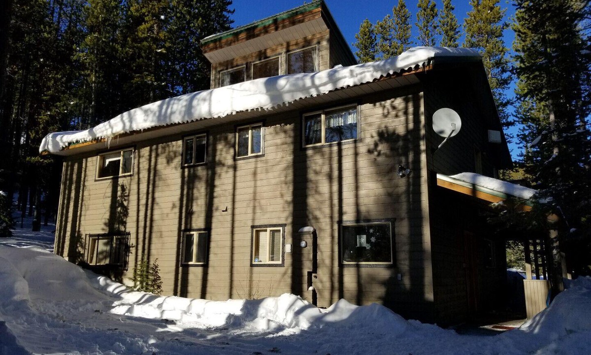 Mount Baldy House | Sauna Suite On the Run Ski Chalet