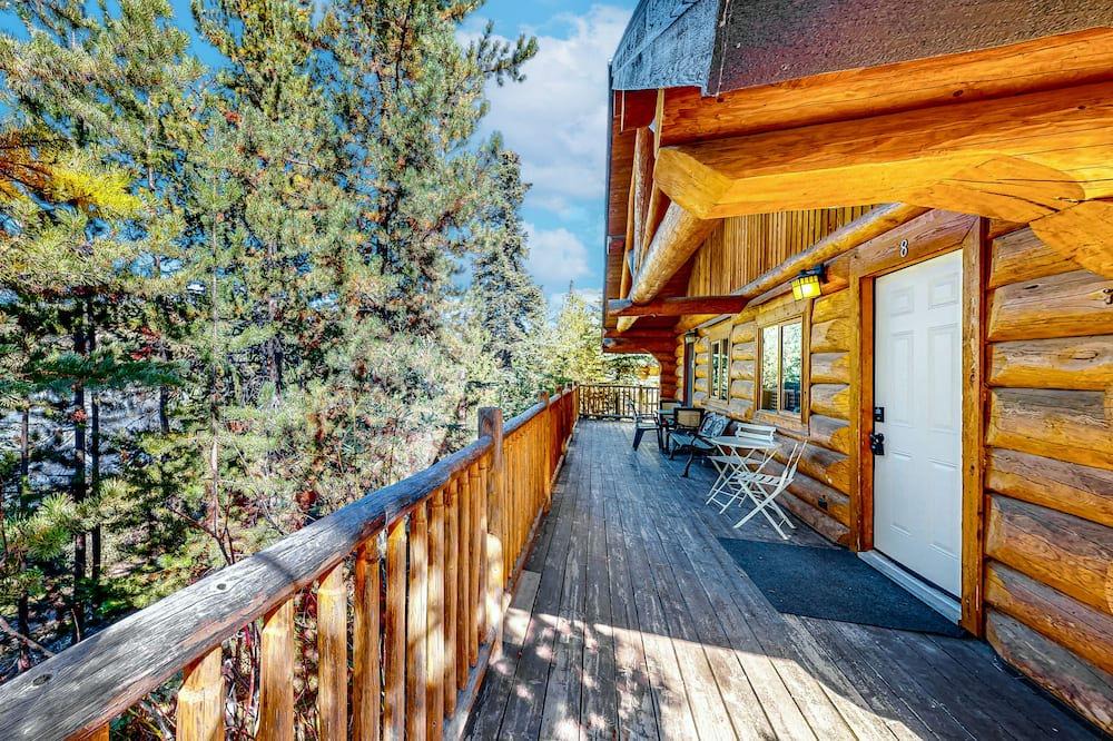 Lac Le Jeune Cabin | Scenic lakefront resort cabin with deck, full kitchen, & free internet