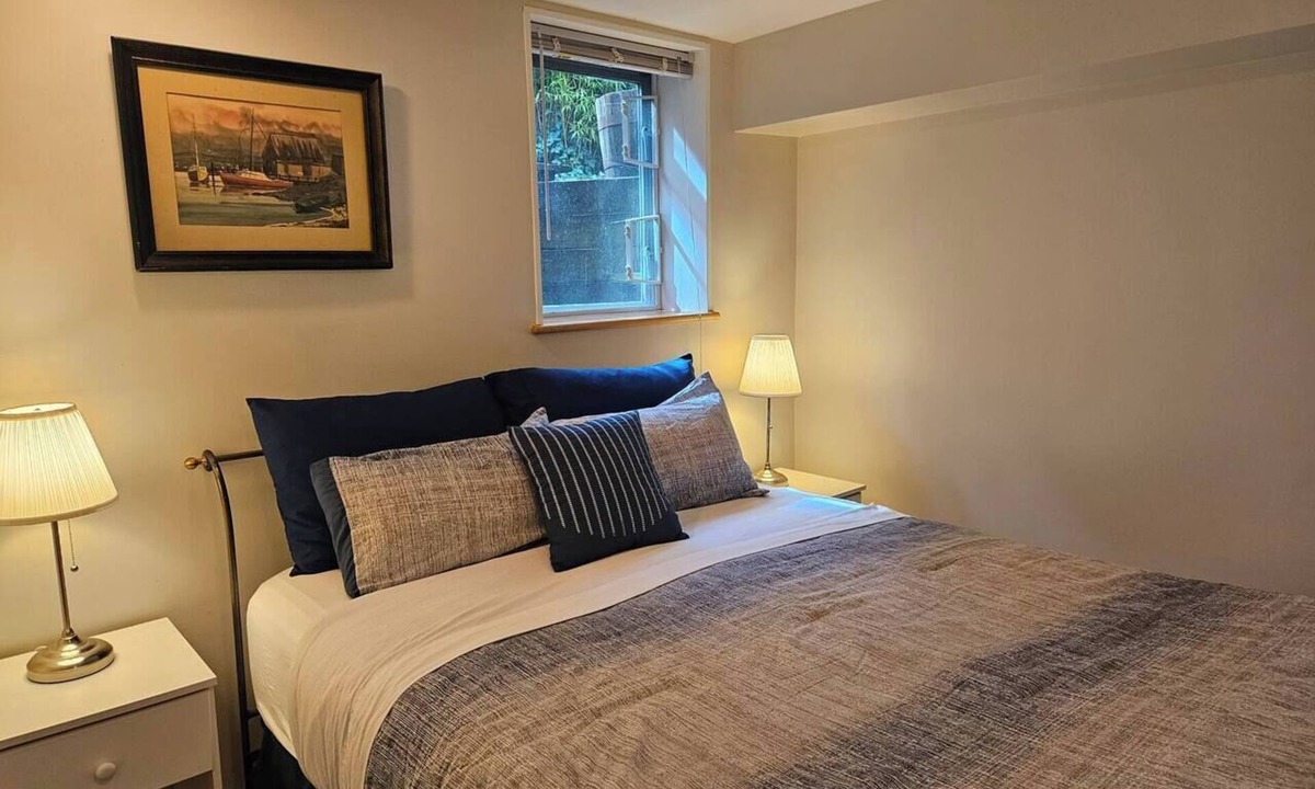 Bowen Island Condo | Seabreeze Escape - Snug Cove