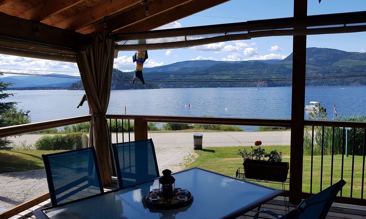 Blind Bay Cottage | Semi-Waterfront Cottage, w/beach & dock access & buoy, West View, Pet Friendly