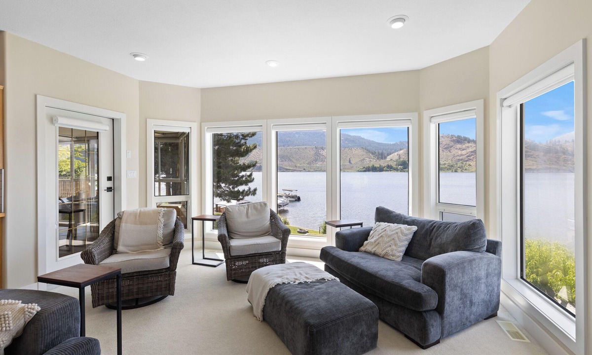 Okanagan-Similkameen Bed & Breakfast | Skaha Lakefront BnB | Book Your Stay Today!