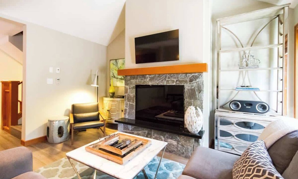 Blackcomb Condo | Ski Home, Free Shuttle, Communal Hot Tub