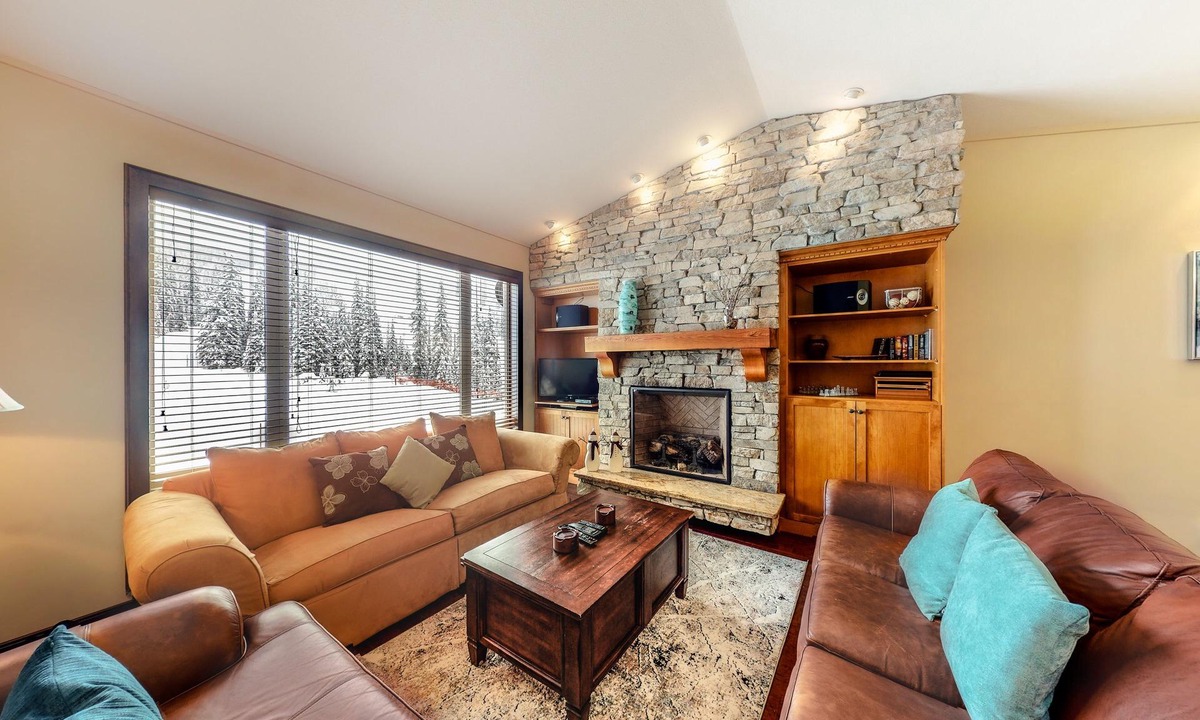 Big White Ski Resort Condo | Ski-in/ski-out condo w/private hot tub, gas fireplace & mountain views
