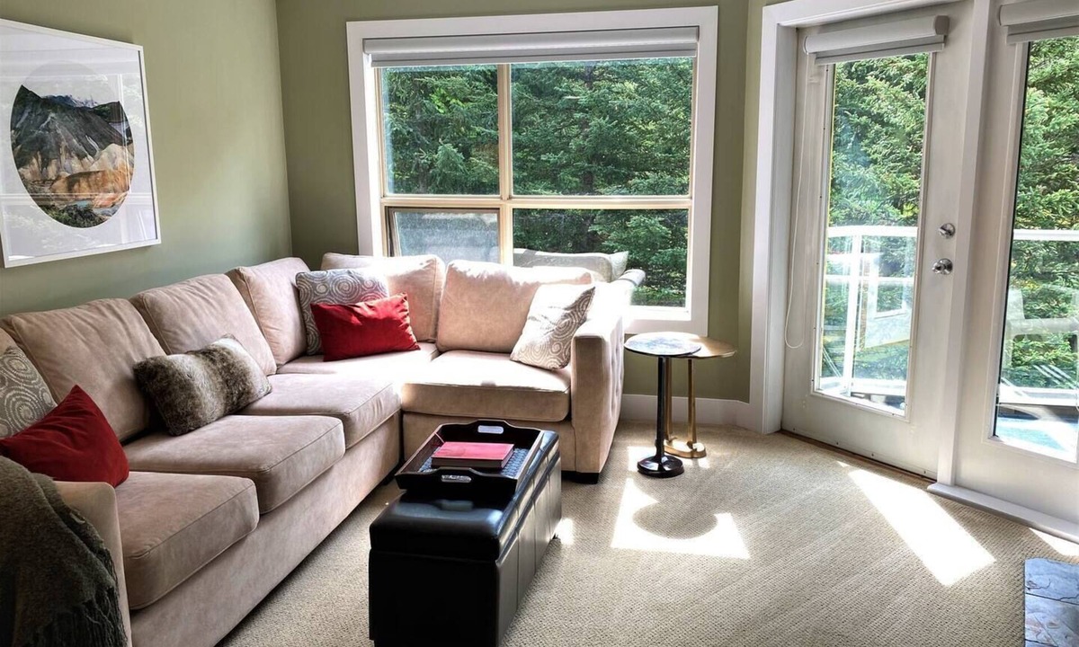 Upper Village Condo | Slope-side condo ski in ski out! Quiet side of resort, heated pool + 3 hot tubs
