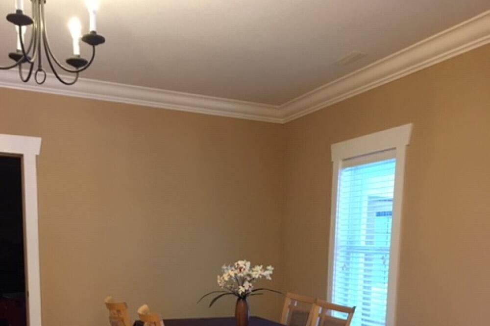 Sorrento House | Spacious 2 Bedroom Suite 10 Minute Drive to beautiful Shuswap Lake