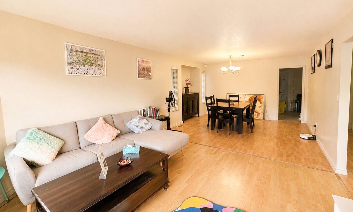 Surrey House | Spacious 3BR Retreat Near White Rock Beach & Pier