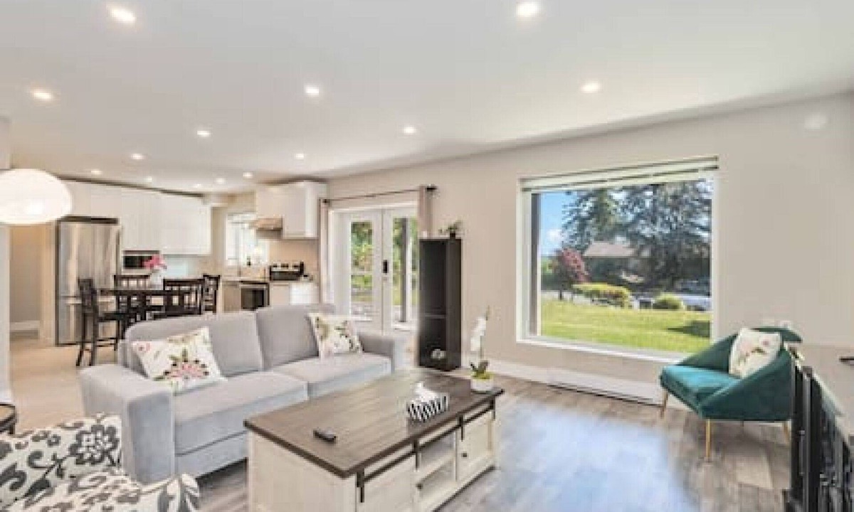 Crescent Beach House | Spacious Oceanside Home, Walk to White Rock Beach