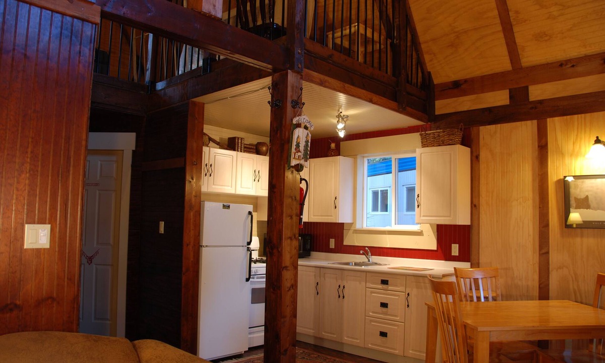 Revelstoke Cabin | Stay At The Monashee Cabin near Revelstoke, BC