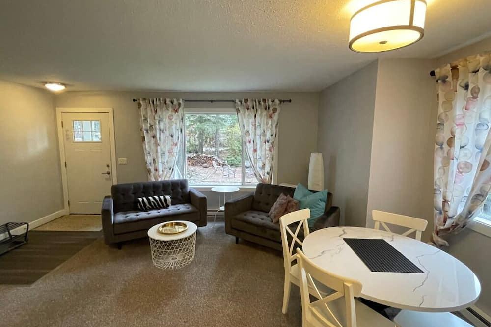 Clearwater Apartment | Stoneshire Basalt Suite for 4, walking distance to waterfalls & Dutch Lake