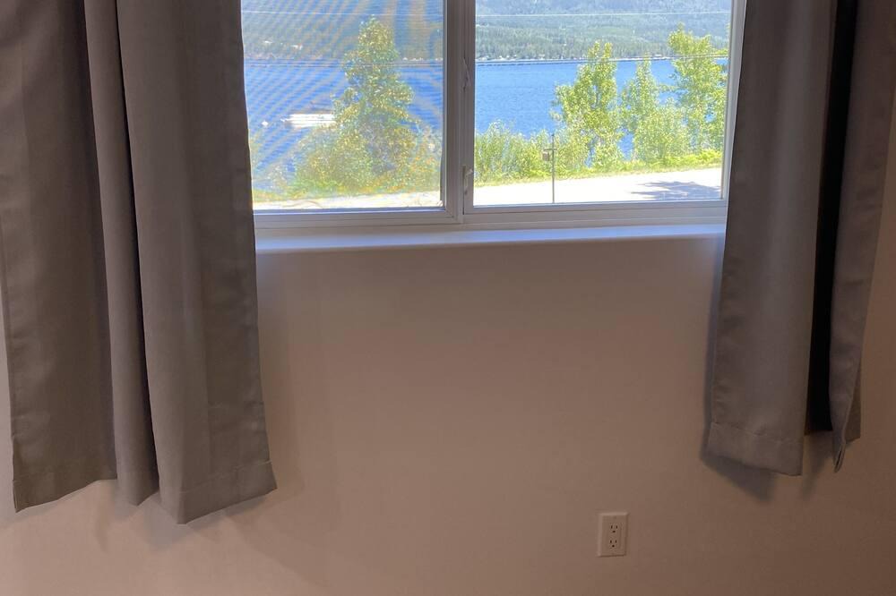 Blind Bay Apartment | Studio Suite for 2 Shuswap Views King Bd Semi-Lakefront Beach Laundry