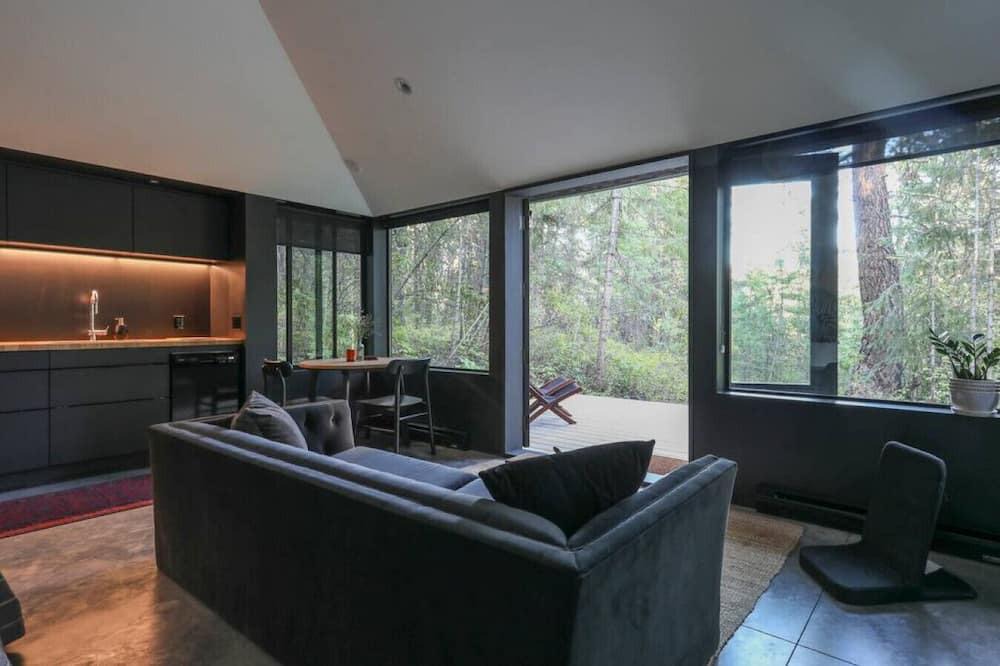 Taghum Cabin | Stunning Cabin In The Woods - Close to Nelson