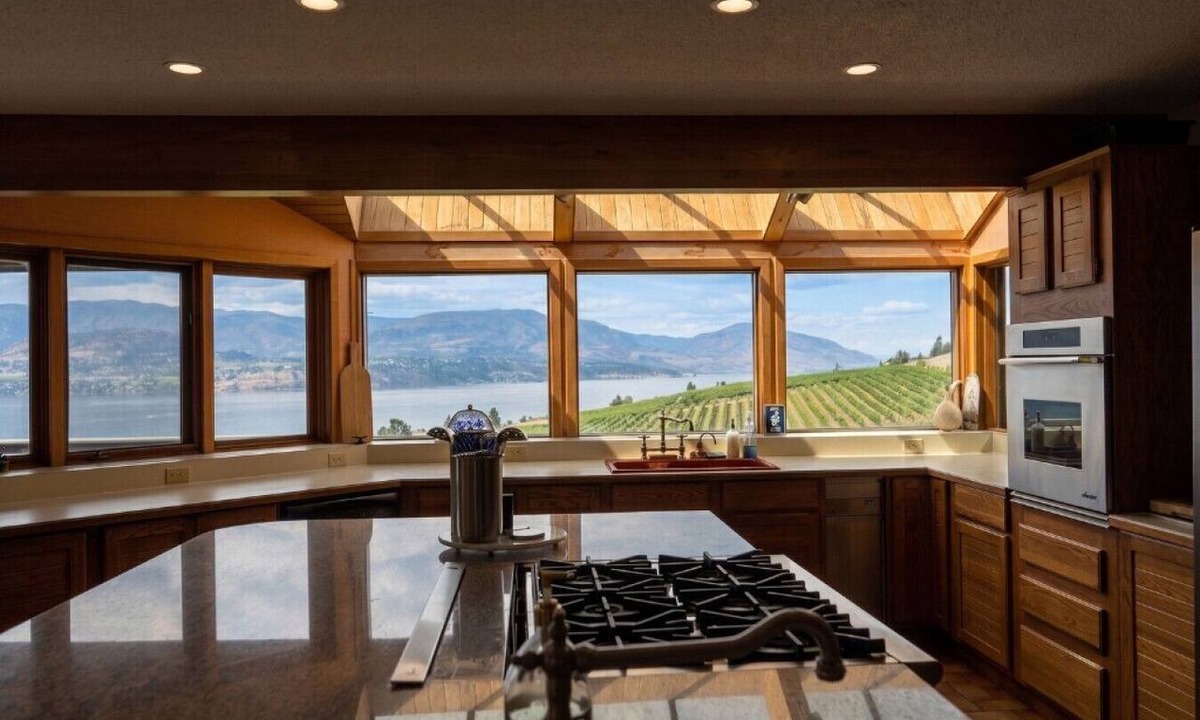 Southwest Mission House | Stunning Vineyard Estate House