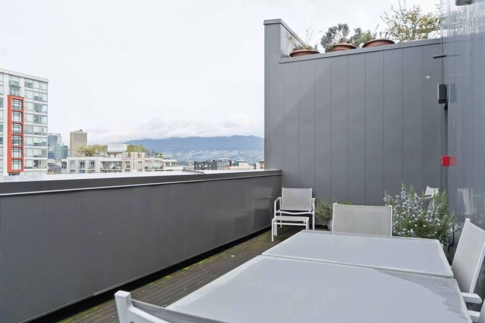 Chinatown Apartment | Stylish 1 Bed 1Bath condo