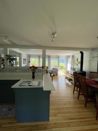 Nelson House | Sweet Creek Retreat