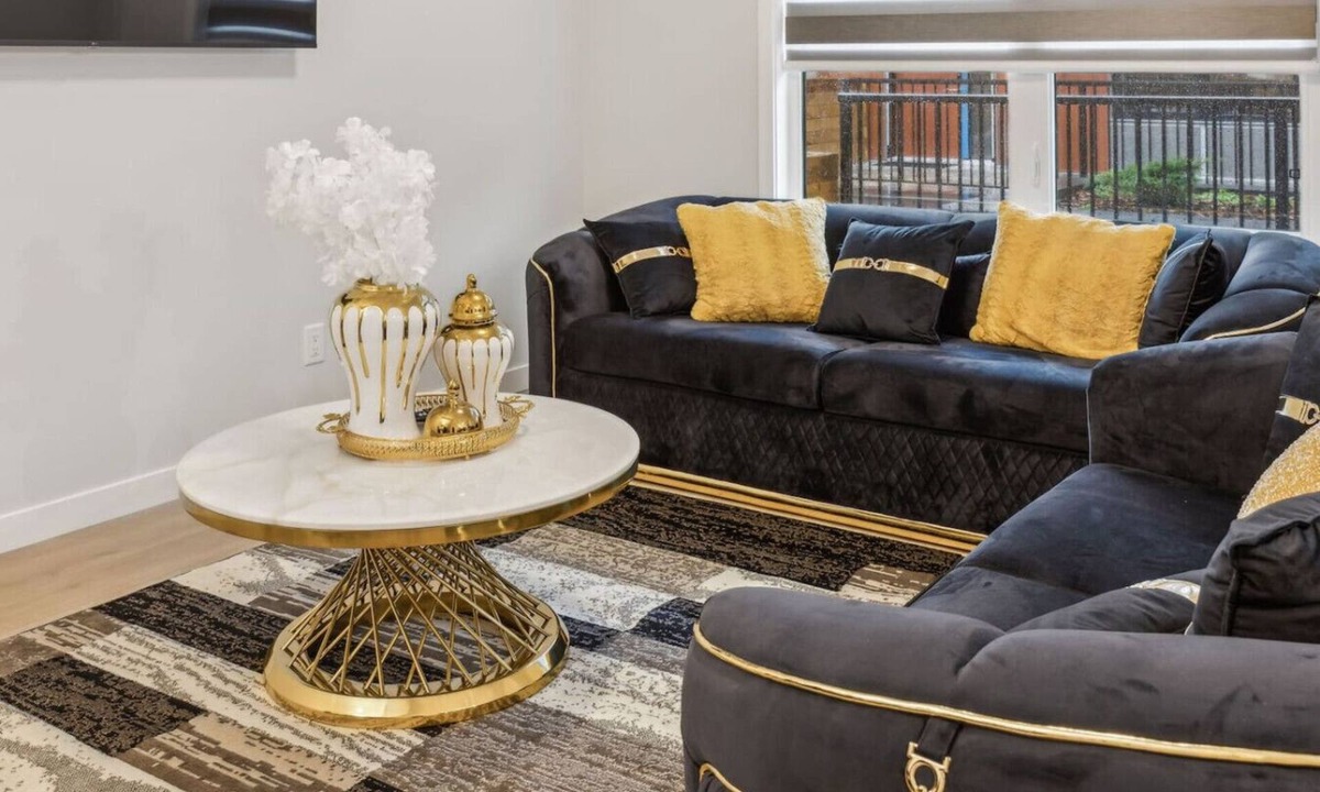 Southwest Calgary House | The Apex Residence. 5 Mins 2 Downtown
