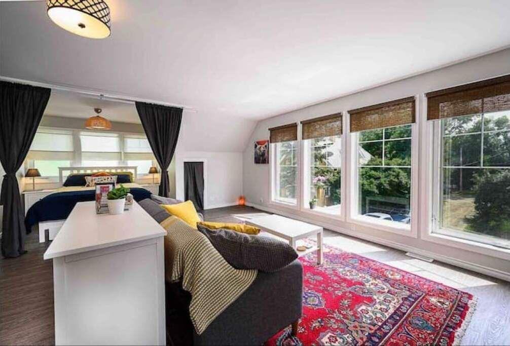 Okotoks Apartment | The Artist’s Retreat