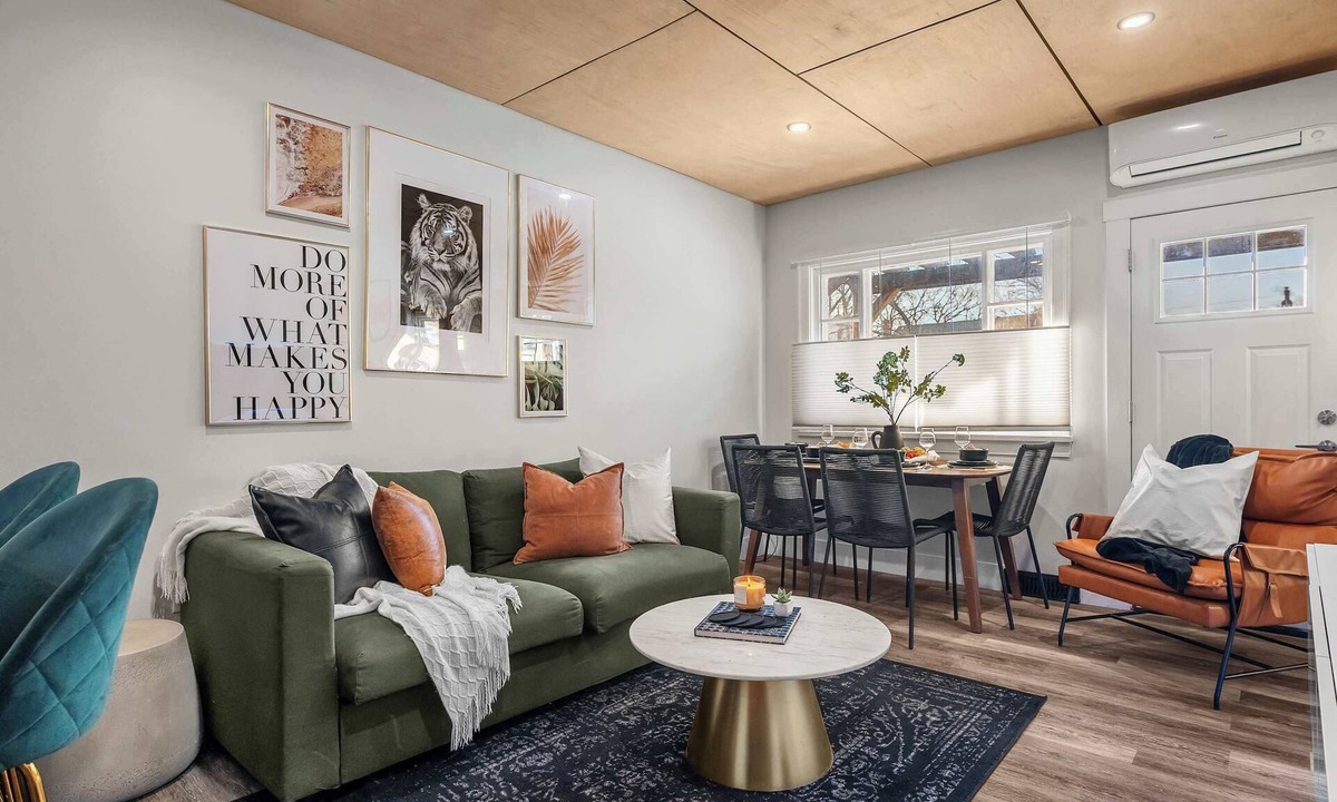 Drumheller House | The Bedrock | Modern Charm | Sleeps Guests | NEW