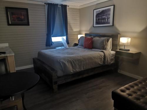 Golden Hotel | The Cache Hotel and Lodgings