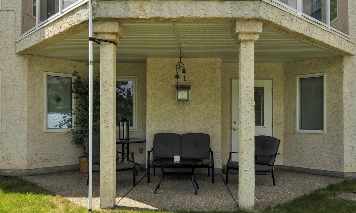 Devon House | The Captain's Landing