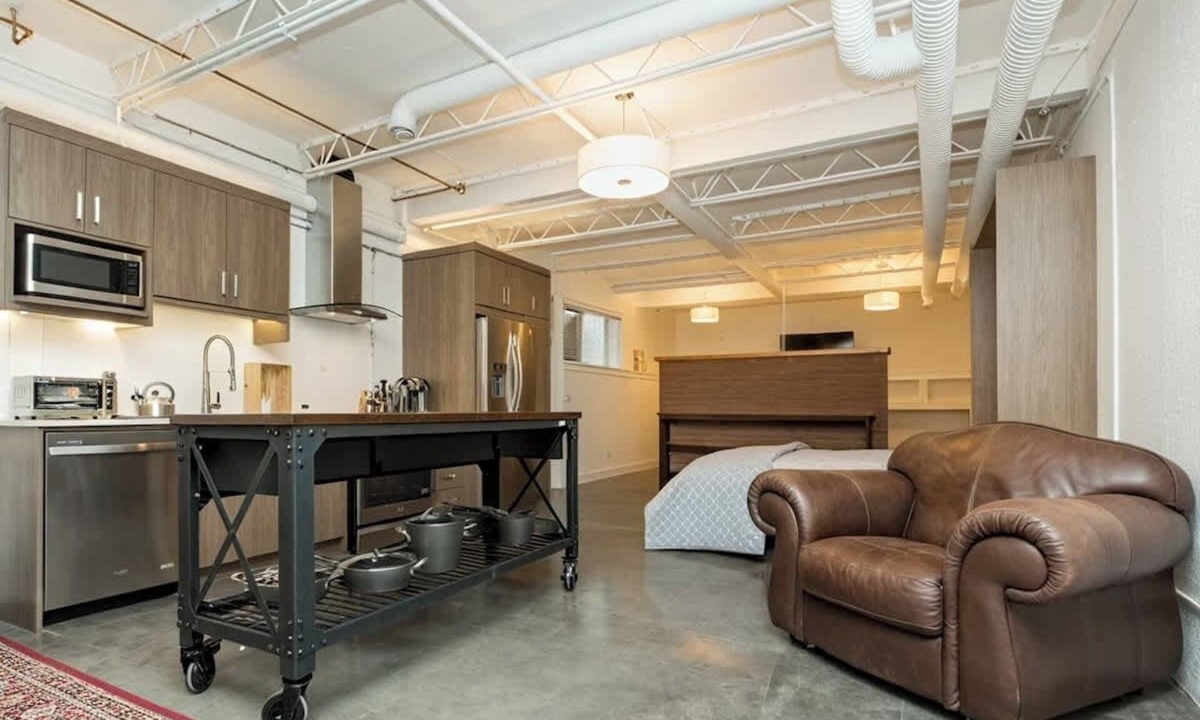 Bridgeland Apartment | The City Haven | Sleeps 4 |