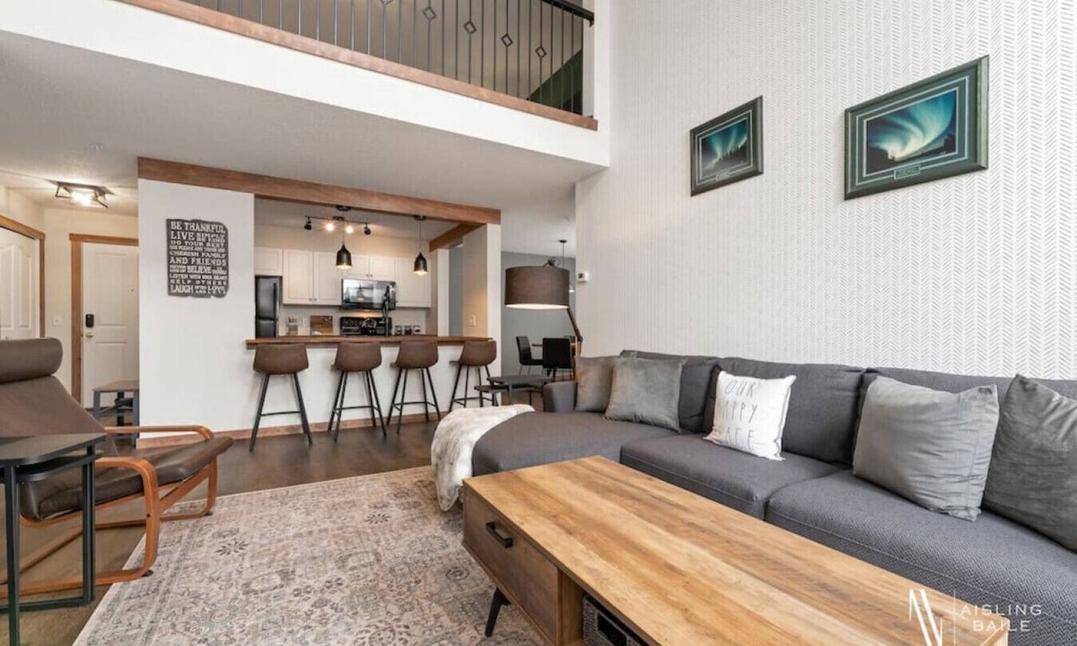 Radium Hot Springs Apartment | The Grand Peak | Pool | Hot Tub | Fireplace | Gym