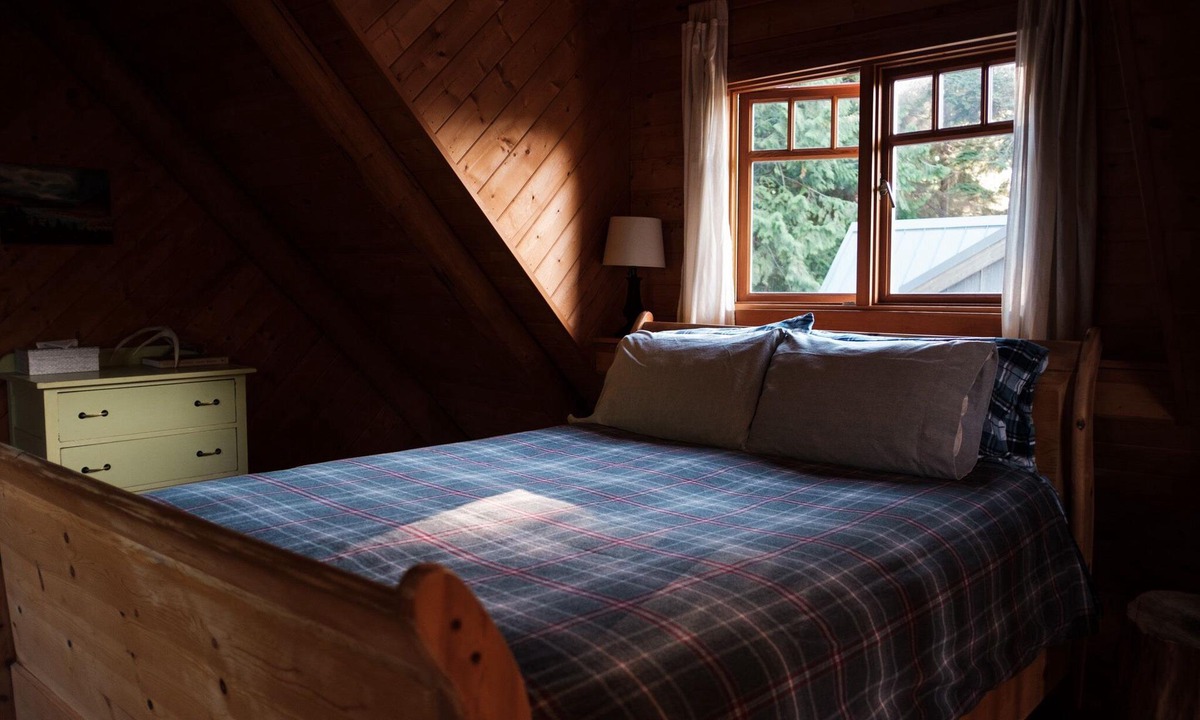 Bowen Island Cabin | the legendary Wildwood Cabins - Cabin 4
