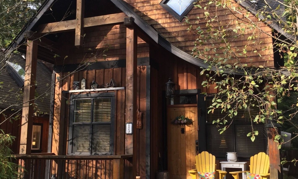 Shawnigan Lake Cabin | The Little River Cabin