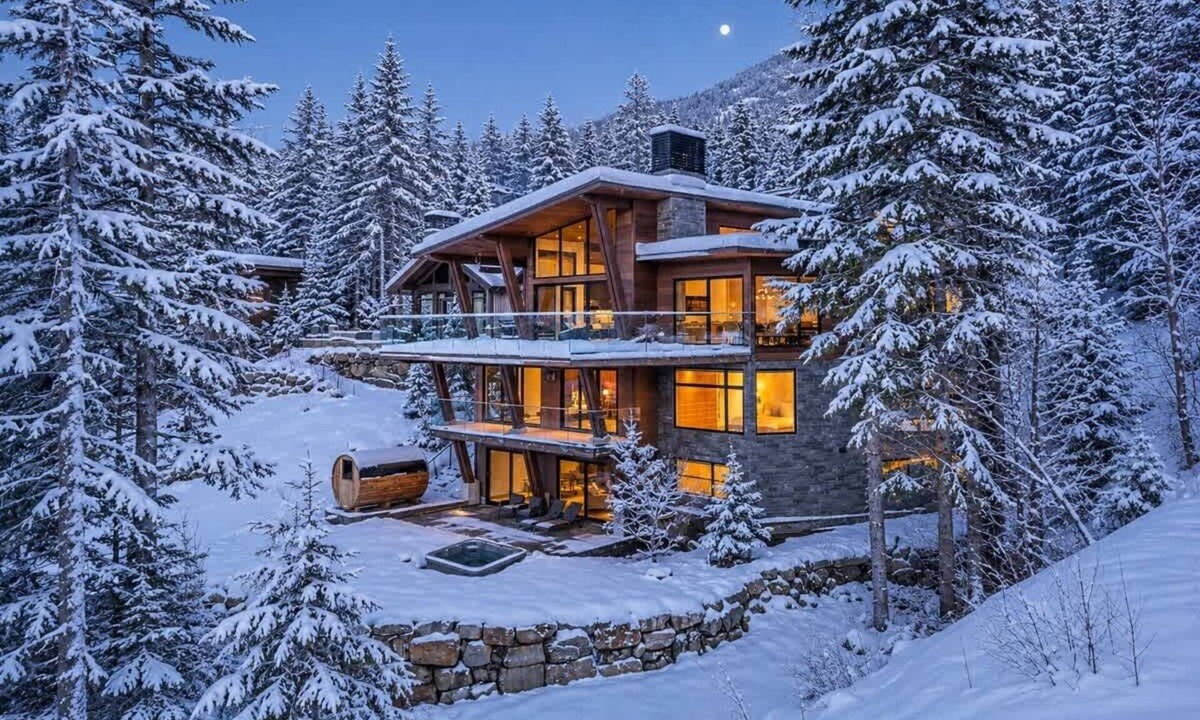 Whistler Creekside House | The Mountaintop at Kadenwood | Ski in Ski out