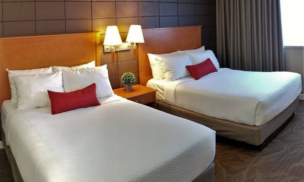 Bonnyville Hotel | The Neighbourhood Inn