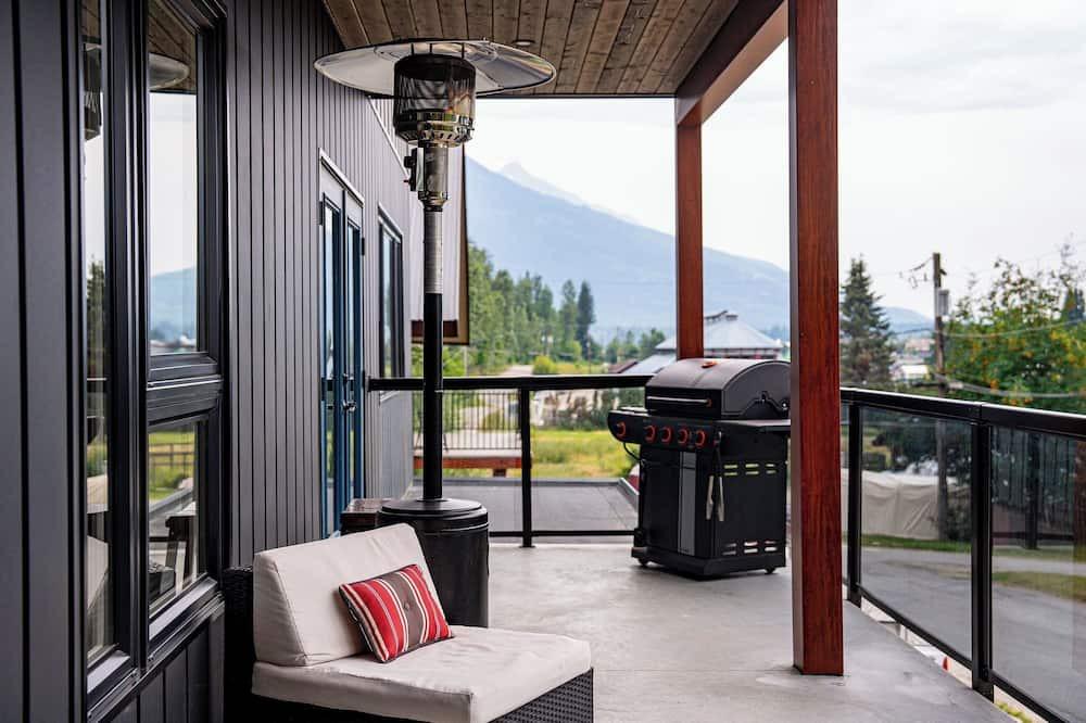 Revelstoke Apartment | The Sunset Spa, a one of a kind vacation rental