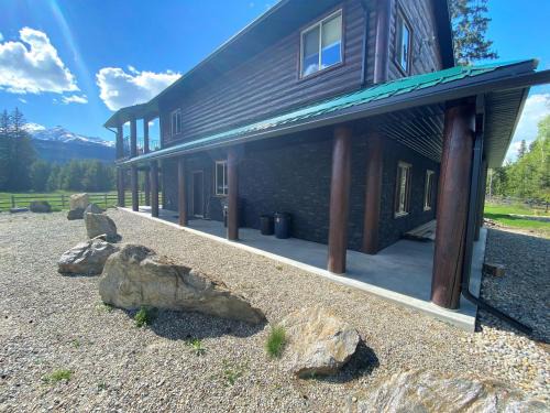 Valemount Villa | The Westview Cabin