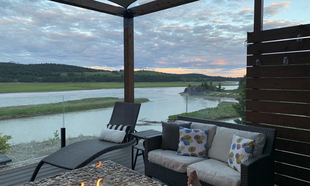 Wardner Cottage | This is 5 Star. Lake Koocanusa Style! -Waterfront,