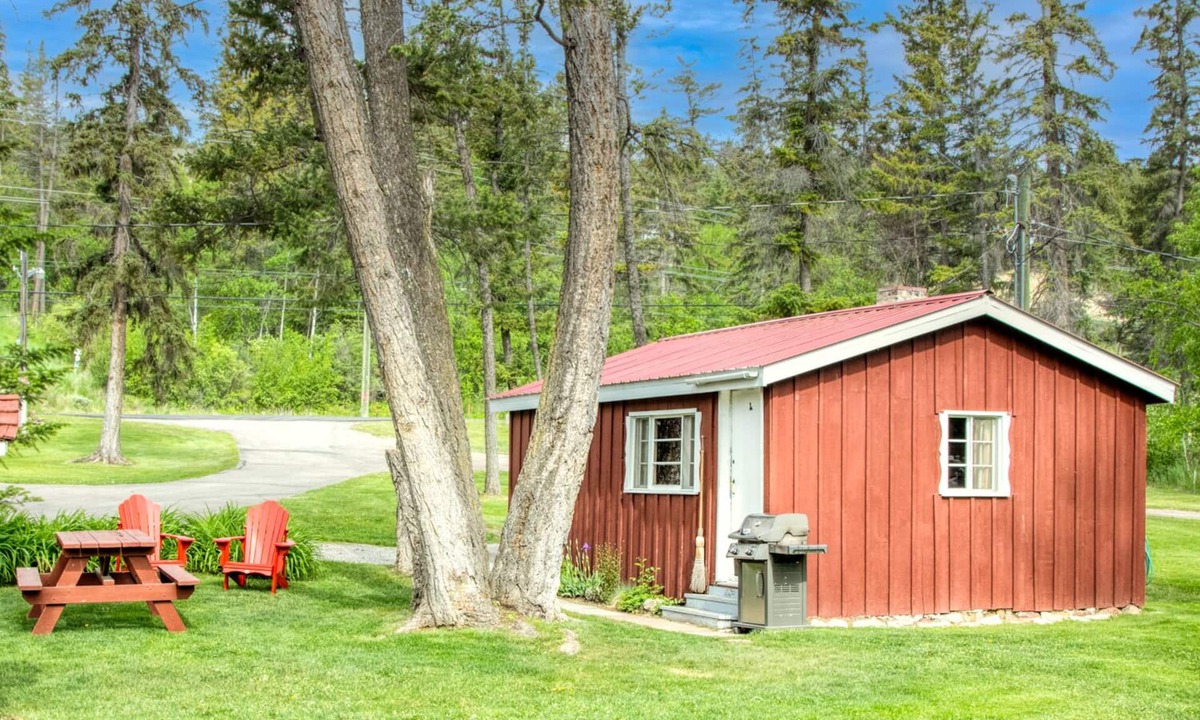 East Kootenay Hotel | Timbers Resort | 2BR | Cabin 4