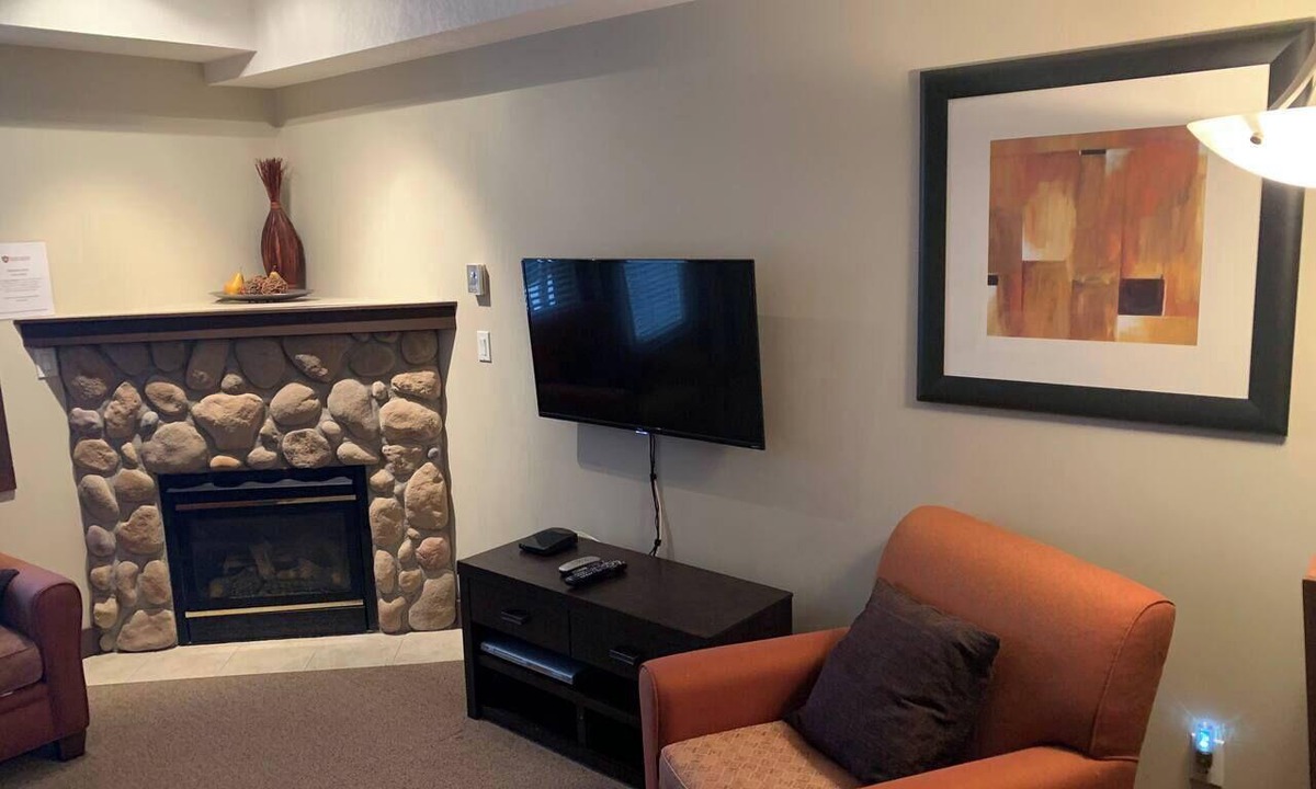 Fernie Condo | Time for a Getaway? Pool and A/C