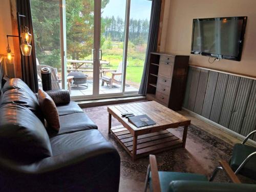 Black Creek Villa | Tiny house & Sauna on Lakefront Farm Oasis