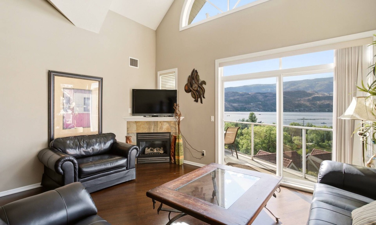 North End Condo | Top Floor Condo with Lake View and Loft in Downtown Kelowna