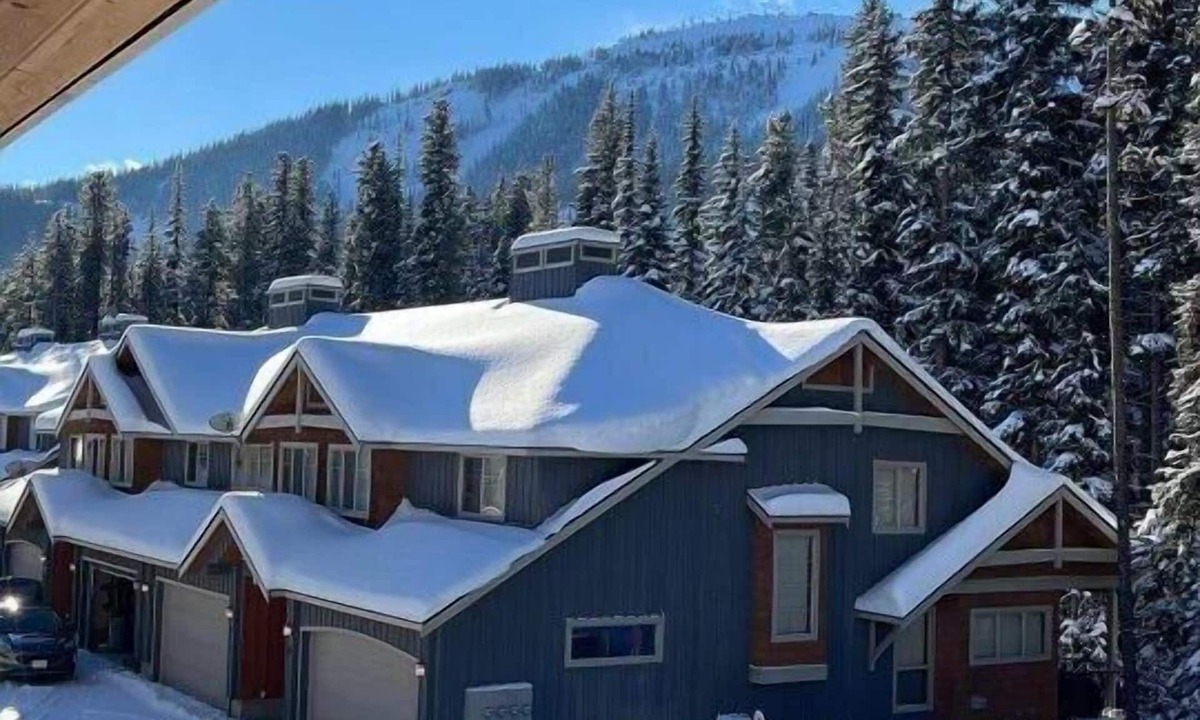 Apex Mountain Hotel | Townhouse backing onto the skating loop