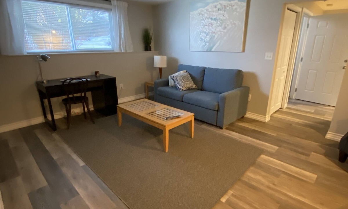 Salmon Arm House | Travelers Den-Stay- Relax - Explore in Salmon Arm