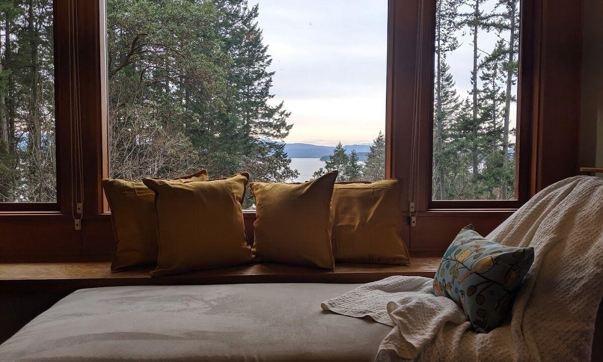 Pender Island House | Ultimate Waterfront Glamping Escape: Unforgettable Group Retreats, Pender Island