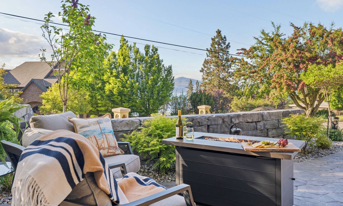Southwest Mission Apartment | Upper Mission Casita | Boutique Lakeview Suite for Business or Leisure